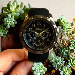 NWT- Shanghai Disney Men’s watch, day on left dial, 24hr Ctr, date on right dial